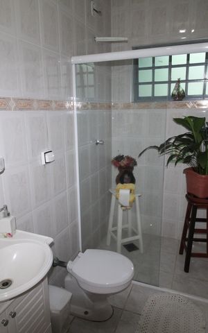 Casa para alugar com 200m², 4 quartos e 2 vagasBanheiro 2