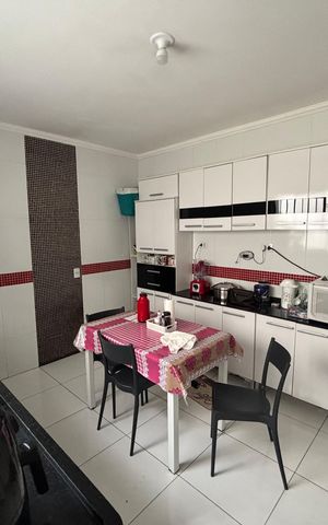 Casa à venda com 125m², 5 quartos e 2 vagas Casa à venda com 125m², 5 quartos e 2 vagasCozinha