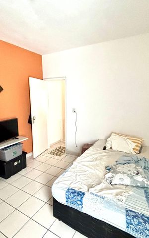 Casa à venda com 125m², 5 quartos e 2 vagas Casa à venda com 125m², 5 quartos e 2 vagasQuarto 2