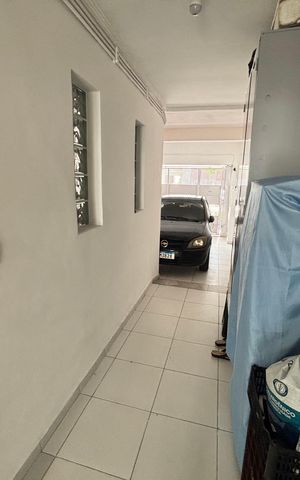 Casa à venda com 125m², 5 quartos e 2 vagas Casa à venda com 125m², 5 quartos e 2 vagasCorredor