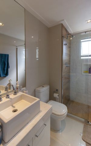 Apartamento à venda com 137m², 3 quartos e 2 vagasBanheiro do Quarto 2 suíte 