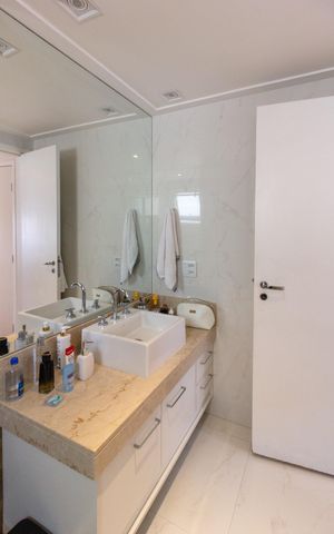 Apartamento à venda com 137m², 3 quartos e 2 vagasBanheiro do Quarto 1 suíte
