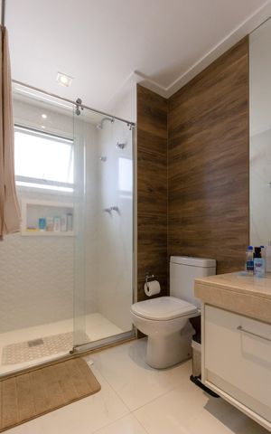 Apartamento à venda com 137m², 3 quartos e 2 vagasBanheiro do Quarto 1 suíte