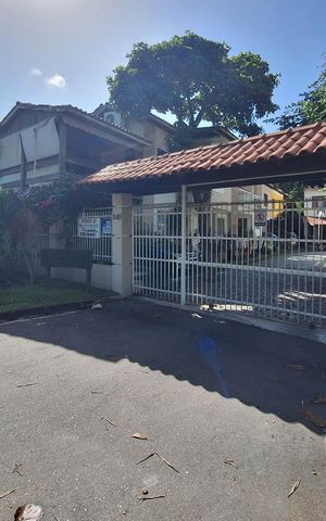 Casa de condomínio à venda com 145m², 3 quartos e 2 vagas Casa de condomínio à venda com 145m², 3 quartos e 2 vagasplaca