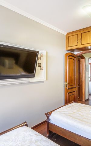 Casa à venda com 220m², 3 quartos e 2 vagas Casa à venda com 220m², 3 quartos e 2 vagasQuarto 1
