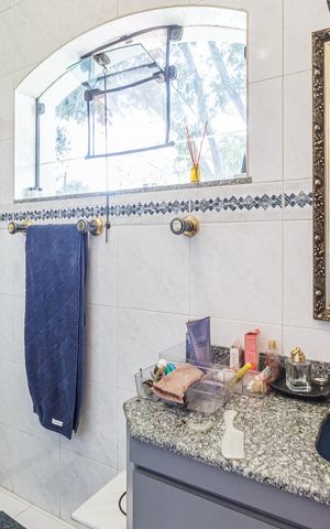 Casa à venda com 220m², 3 quartos e 2 vagas Casa à venda com 220m², 3 quartos e 2 vagasBanheiro da Suíte 1