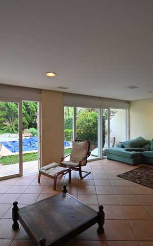 Casa à venda com 332m², 4 quartos e 4 vagasSala