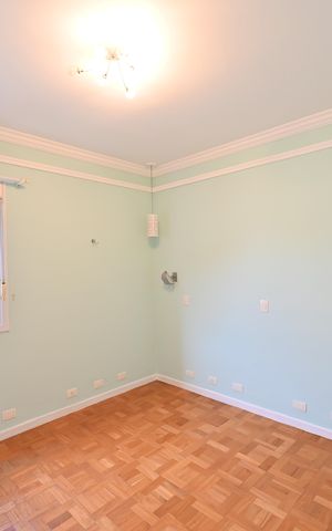 Casa à venda com 332m², 4 quartos e 4 vagasSuíte 1