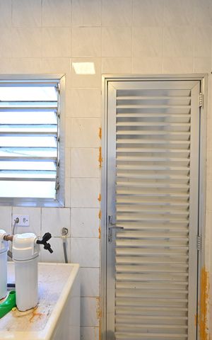 Casa à venda com 332m², 4 quartos e 4 vagasLavanderia