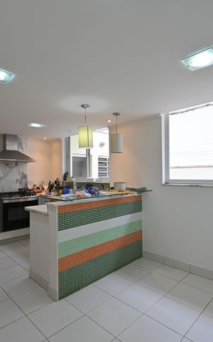 Casa à venda com 332m², 4 quartos e 4 vagasCozinha