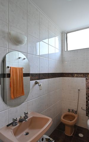 Casa à venda com 332m², 4 quartos e 4 vagasBanheiro da Suíte 1