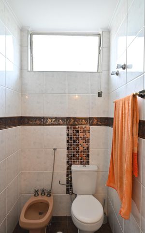 Casa à venda com 332m², 4 quartos e 4 vagasBanheiro da Suíte 1