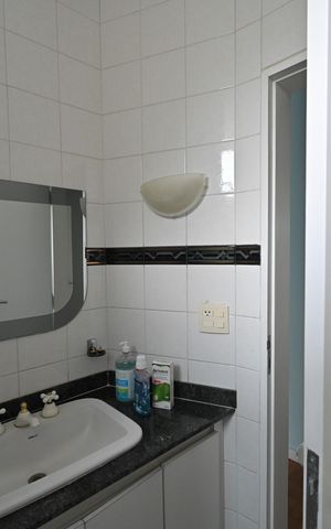 Casa à venda com 332m², 4 quartos e 4 vagasBanheiro da Suíte 2