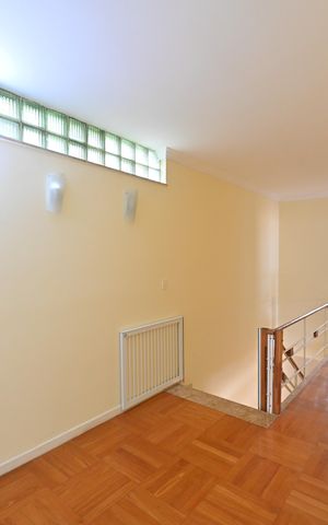 Casa à venda com 332m², 4 quartos e 4 vagasCorredor