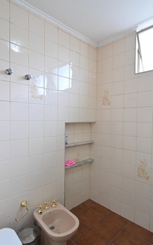 Casa à venda com 332m², 4 quartos e 4 vagasBanheiro Social