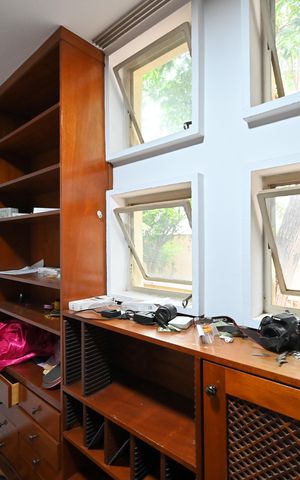 Casa à venda com 332m², 4 quartos e 4 vagasEscritório