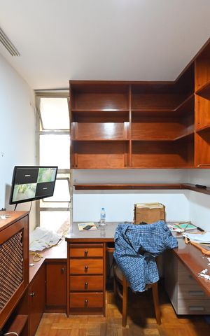 Casa à venda com 332m², 4 quartos e 4 vagasEscritório