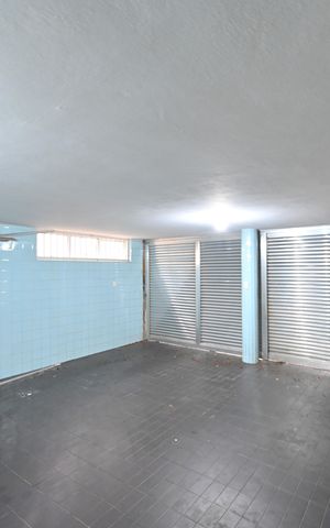 Casa à venda com 332m², 4 quartos e 4 vagasGaragem