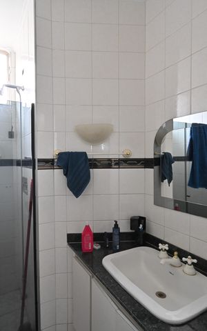 Casa à venda com 332m², 4 quartos e 4 vagasBanheiro da Suíte 2
