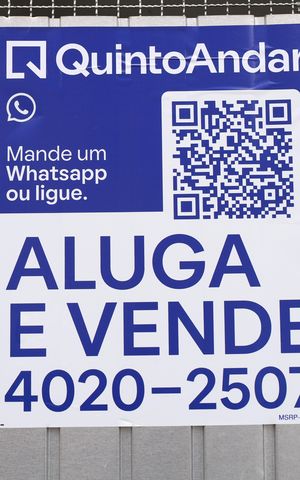 Apartamento à venda com 41m², 2 quartos e 1 vagaPlaca instalada na fachada do condomínio - Código da placa: MSRP-696