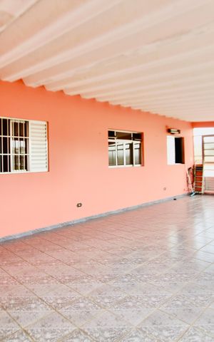 Casa à venda com 145m², 4 quartos e 4 vagas Casa à venda com 145m², 4 quartos e 4 vagasVaranda