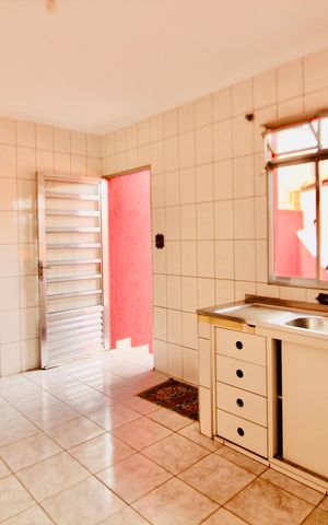 Casa à venda com 145m², 4 quartos e 4 vagas Casa à venda com 145m², 4 quartos e 4 vagasCozinha