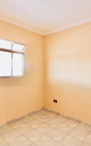Casa à venda com 145m², 4 quartos e 4 vagas Casa à venda com 145m², 4 quartos e 4 vagasQuarto 4