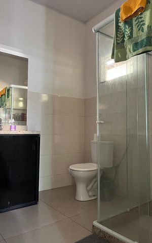 Casa à venda com 90m², 2 quartos e sem vaga Casa à venda com 90m², 2 quartos e sem vagaBanheiro
