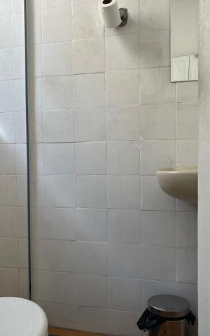 Casa à venda com 90m², 2 quartos e sem vaga Casa à venda com 90m², 2 quartos e sem vagaBanheiro