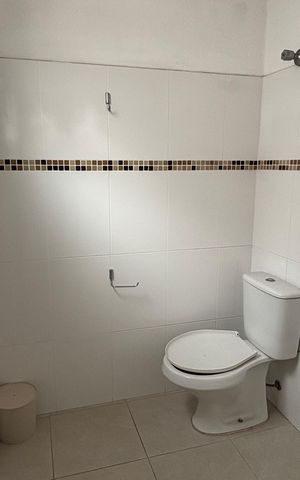 Casa à venda com 180m², 5 quartos e 4 vagas Casa à venda com 180m², 5 quartos e 4 vagasBanheiro da Suíte