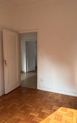 Casa à venda com 180m², 5 quartos e 4 vagas Casa à venda com 180m², 5 quartos e 4 vagasQuarto 1