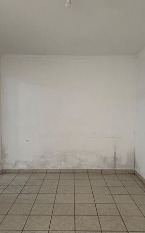 Casa à venda com 180m², 5 quartos e 4 vagas Casa à venda com 180m², 5 quartos e 4 vagasSala de Jantar