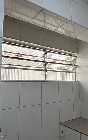 Casa à venda com 180m², 5 quartos e 4 vagas Casa à venda com 180m², 5 quartos e 4 vagasCozinha