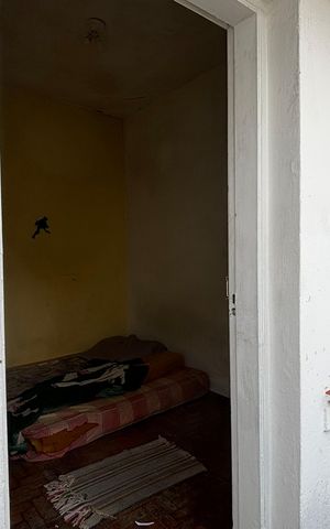 Casa à venda com 180m², 5 quartos e 4 vagas Casa à venda com 180m², 5 quartos e 4 vagasQuartos de serviço