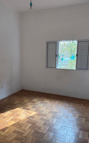Casa à venda com 180m², 5 quartos e 4 vagas Casa à venda com 180m², 5 quartos e 4 vagasQuarto 1