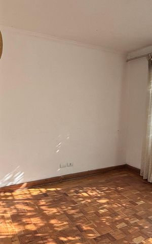 Casa à venda com 180m², 5 quartos e 4 vagas Casa à venda com 180m², 5 quartos e 4 vagasSala