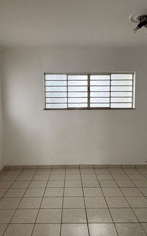 Casa à venda com 180m², 5 quartos e 4 vagas Casa à venda com 180m², 5 quartos e 4 vagasSala de Jantar