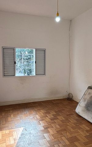 Casa à venda com 180m², 5 quartos e 4 vagas Casa à venda com 180m², 5 quartos e 4 vagasQuarto 2