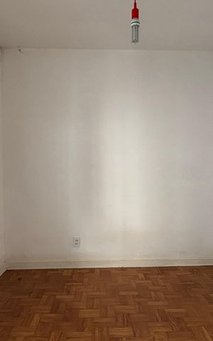Casa à venda com 180m², 5 quartos e 4 vagas Casa à venda com 180m², 5 quartos e 4 vagasSuíte