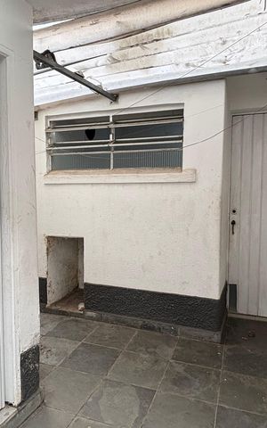 Casa à venda com 180m², 5 quartos e 4 vagas Casa à venda com 180m², 5 quartos e 4 vagasQuintal