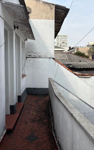 Casa à venda com 180m², 5 quartos e 4 vagas Casa à venda com 180m², 5 quartos e 4 vagasQuartos de serviço