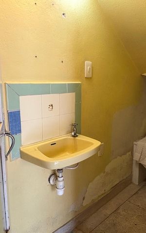 Casa à venda com 180m², 5 quartos e 4 vagas Casa à venda com 180m², 5 quartos e 4 vagasLavabo