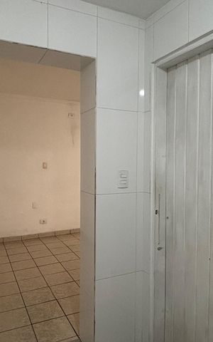 Casa à venda com 180m², 5 quartos e 4 vagas Casa à venda com 180m², 5 quartos e 4 vagasCozinha