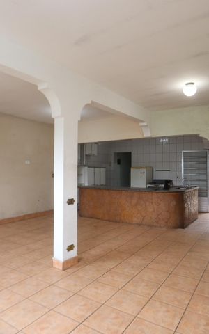 Casa à venda com 199m², 4 quartos e 2 vagasSala