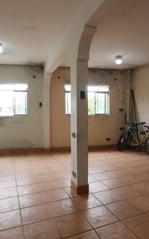 Casa à venda com 199m², 4 quartos e 2 vagasSala