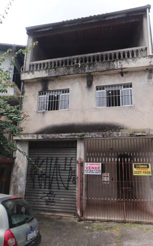 Casa à venda com 199m², 4 quartos e 2 vagasFachada