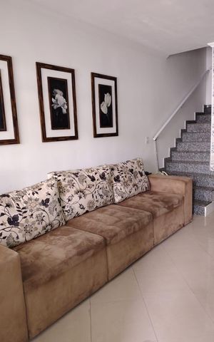 Casa à venda com 120m², 2 quartos e 2 vagas Casa à venda com 120m², 2 quartos e 2 vagasSala