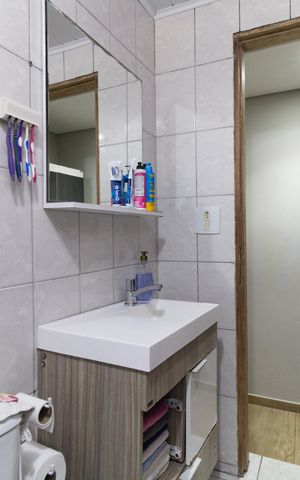 Casa de condomínio à venda com 75m², 2 quartos e 1 vaga Casa de condomínio à venda com 75m², 2 quartos e 1 vagaBanheiro