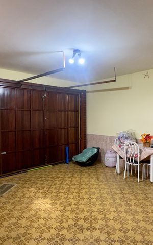 Casa à venda com 200m², 3 quartos e 2 vagasGaragem