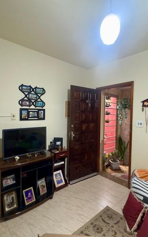 Casa à venda com 200m², 3 quartos e 2 vagasSala 1